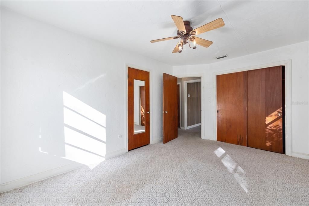 На продажу: $150,000 (2 спален, 1 ванн, 1179 Квадратных фут)