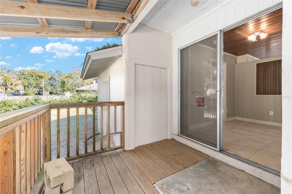 На продажу: $150,000 (2 спален, 1 ванн, 1179 Квадратных фут)