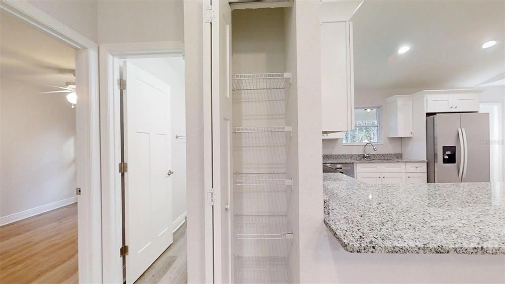 For Sale: $199,995 (3 beds, 2 baths, 1003 Square Feet)