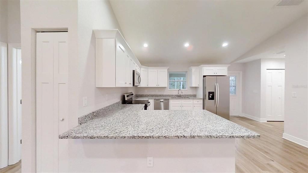 For Sale: $199,995 (3 beds, 2 baths, 1003 Square Feet)