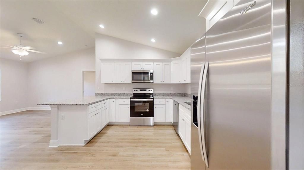 For Sale: $199,995 (3 beds, 2 baths, 1003 Square Feet)