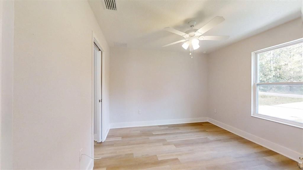 For Sale: $199,995 (3 beds, 2 baths, 1003 Square Feet)