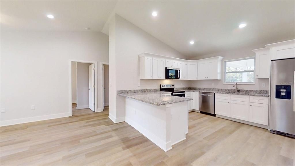 For Sale: $199,995 (3 beds, 2 baths, 1003 Square Feet)