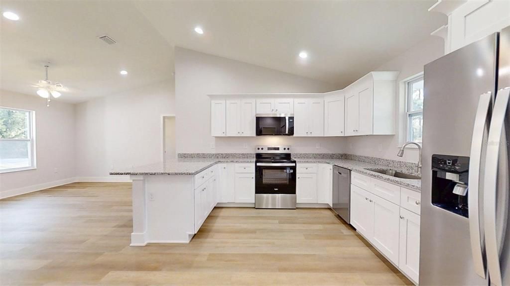 For Sale: $199,995 (3 beds, 2 baths, 1003 Square Feet)