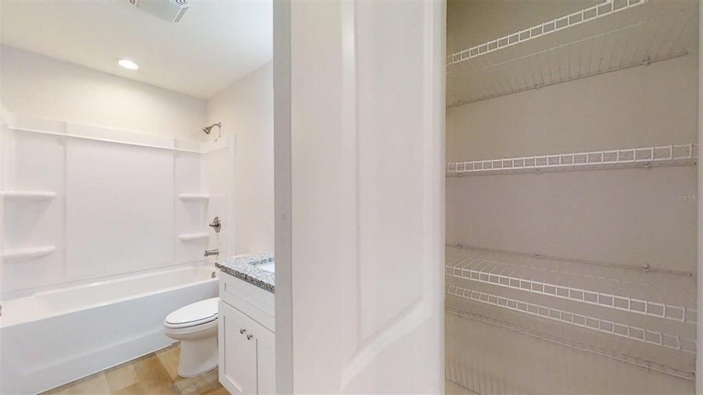 For Sale: $199,995 (3 beds, 2 baths, 1003 Square Feet)