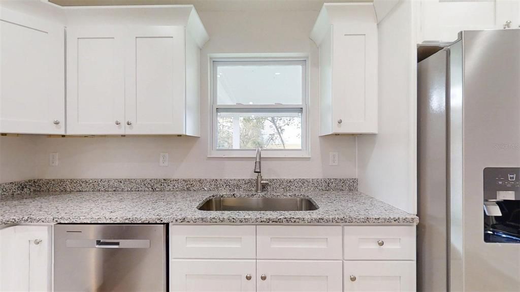 For Sale: $199,995 (3 beds, 2 baths, 1003 Square Feet)