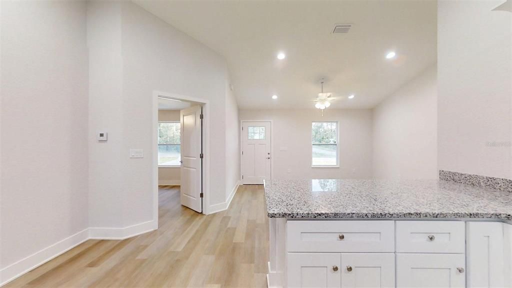 For Sale: $199,995 (3 beds, 2 baths, 1003 Square Feet)