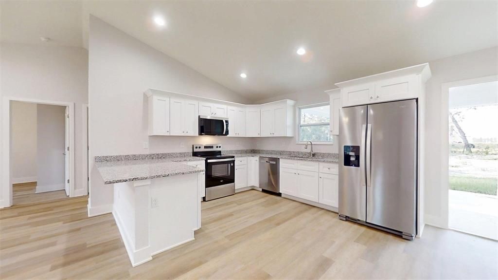 For Sale: $199,995 (3 beds, 2 baths, 1003 Square Feet)