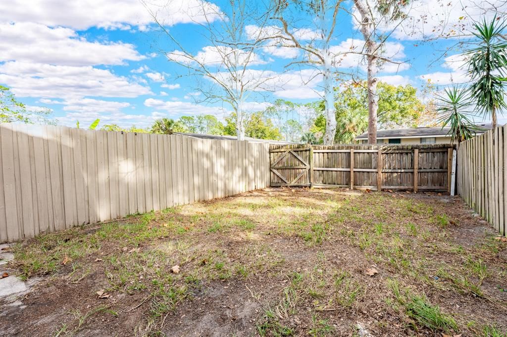 For Sale: $240,000 (2 beds, 1 baths, 1062 Square Feet)