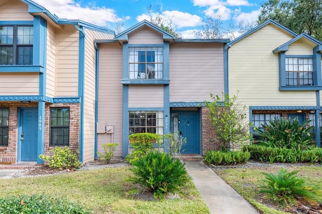 For Sale: $240,000 (2 beds, 1 baths, 1062 Square Feet)