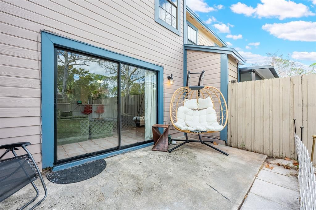 For Sale: $240,000 (2 beds, 1 baths, 1062 Square Feet)