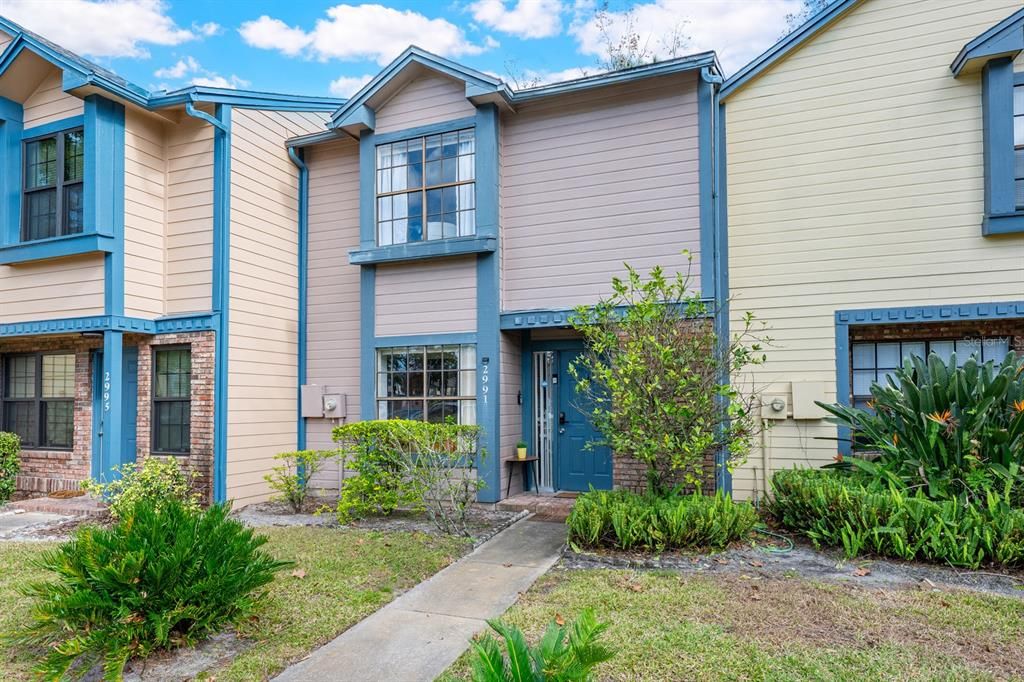 For Sale: $240,000 (2 beds, 1 baths, 1062 Square Feet)