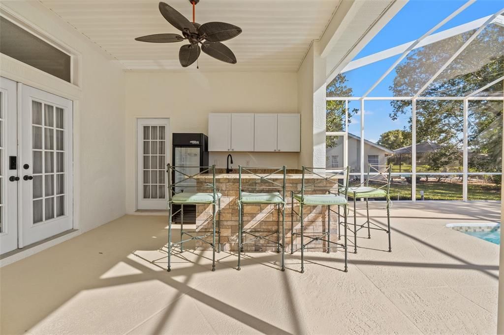 For Sale: $559,000 (3 beds, 3 baths, 2760 Square Feet)