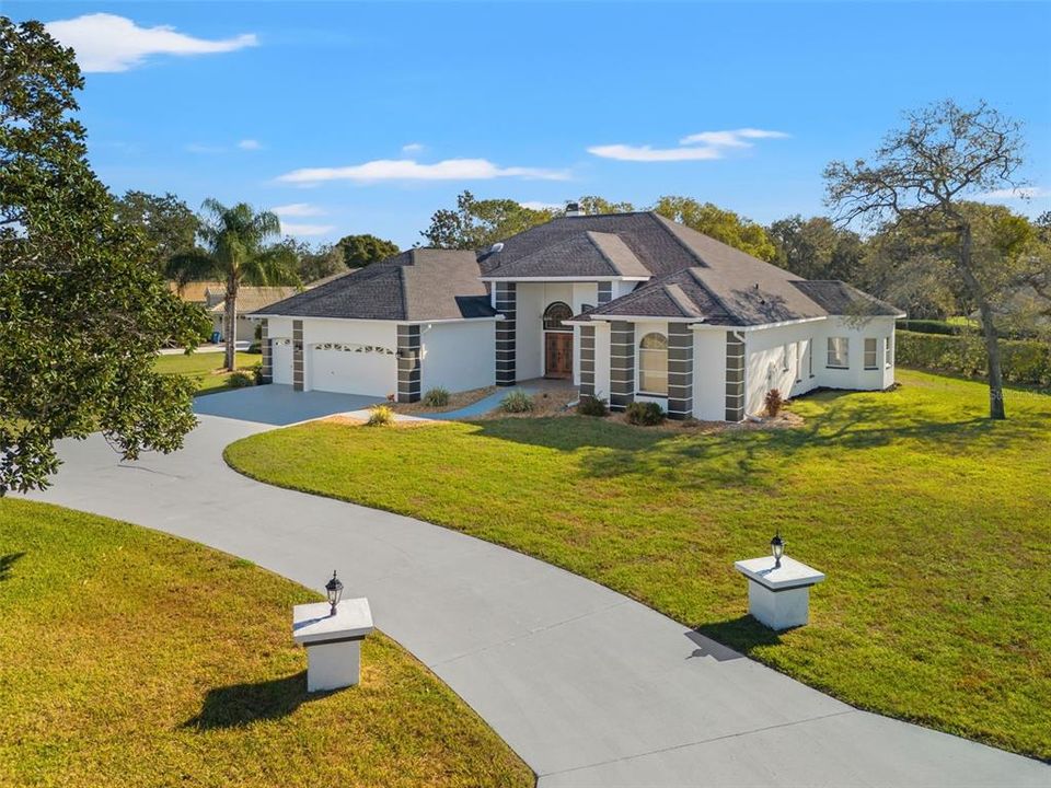 For Sale: $559,000 (3 beds, 3 baths, 2760 Square Feet)