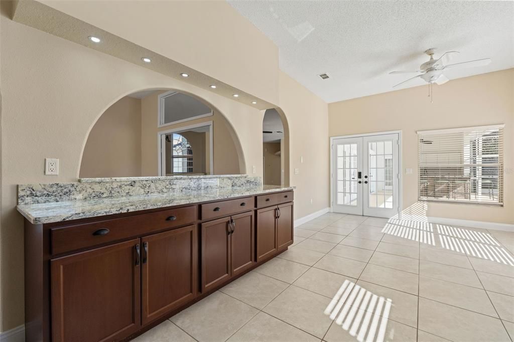 For Sale: $559,000 (3 beds, 3 baths, 2760 Square Feet)