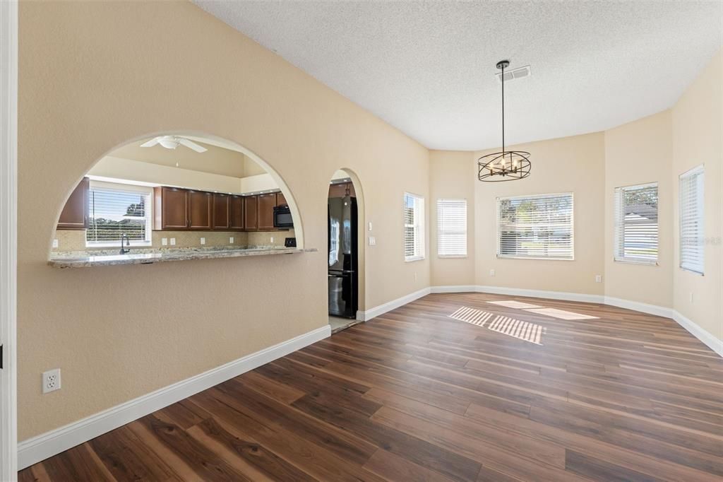 For Sale: $559,000 (3 beds, 3 baths, 2760 Square Feet)