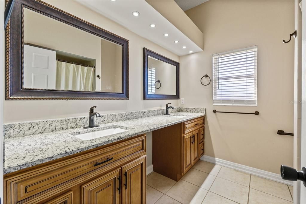 For Sale: $559,000 (3 beds, 3 baths, 2760 Square Feet)