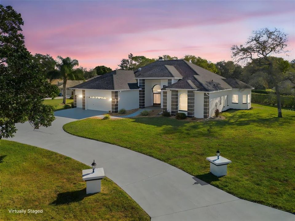 For Sale: $559,000 (3 beds, 3 baths, 2760 Square Feet)