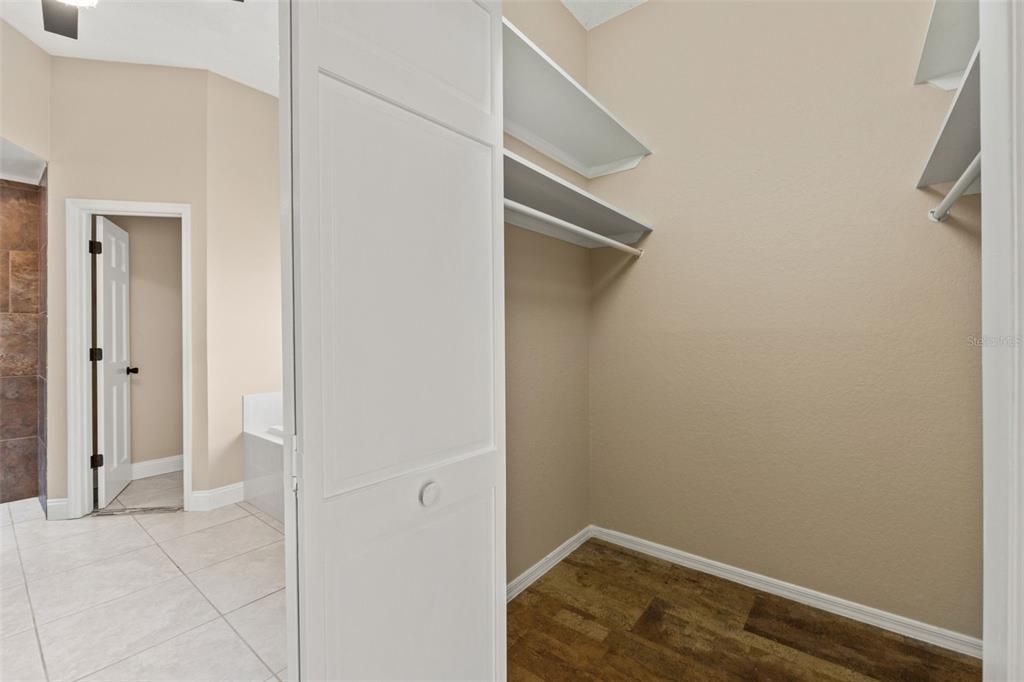 For Sale: $559,000 (3 beds, 3 baths, 2760 Square Feet)