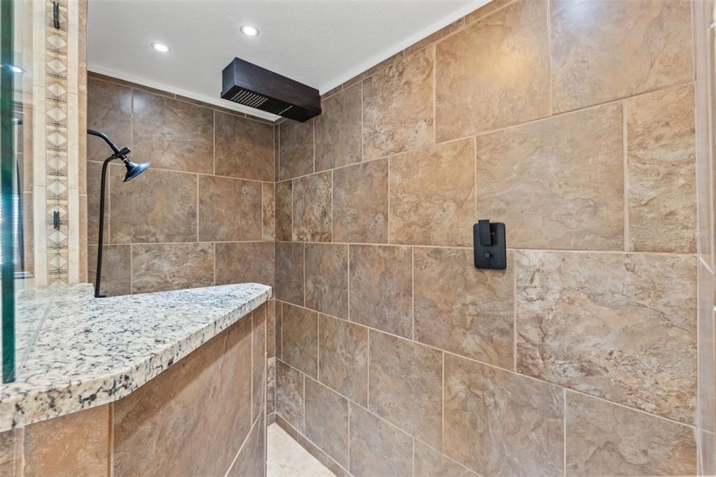 For Sale: $559,000 (3 beds, 3 baths, 2760 Square Feet)