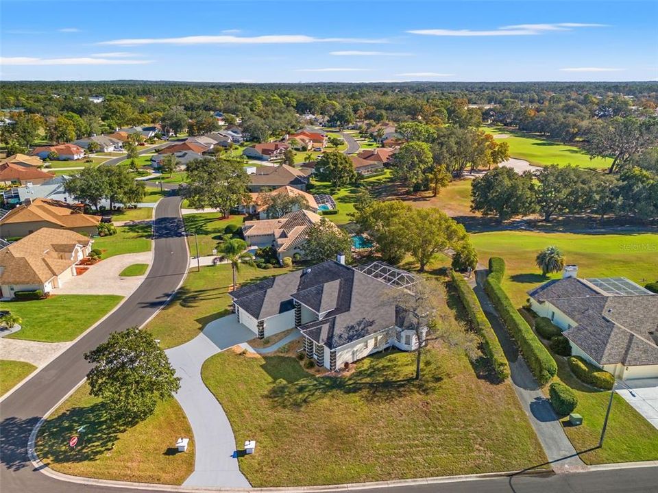 For Sale: $559,000 (3 beds, 3 baths, 2760 Square Feet)