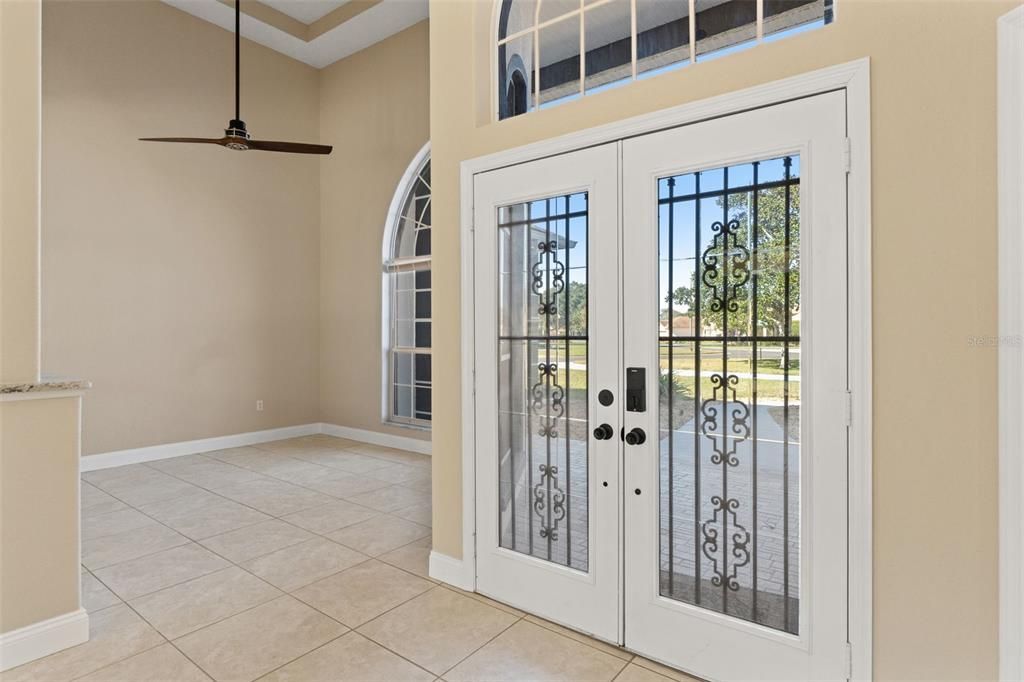 For Sale: $559,000 (3 beds, 3 baths, 2760 Square Feet)