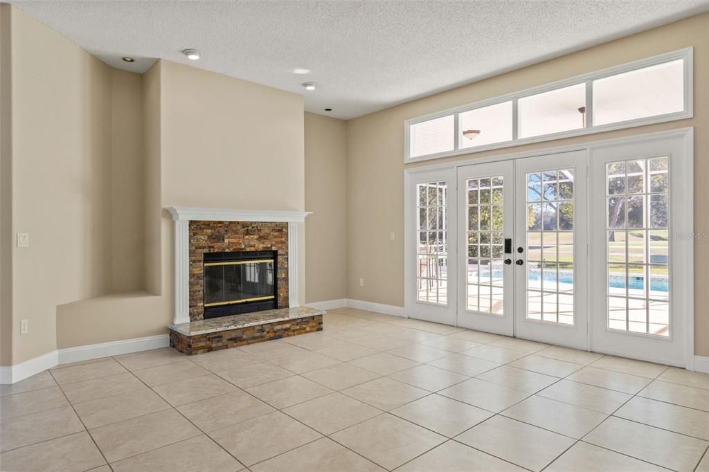 For Sale: $559,000 (3 beds, 3 baths, 2760 Square Feet)