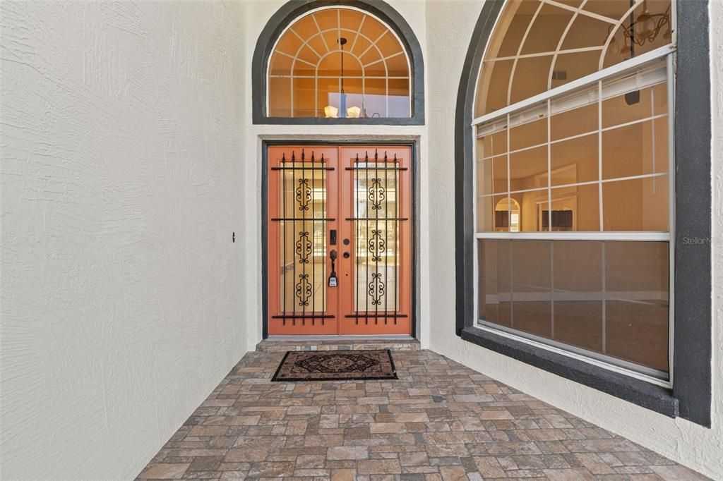 For Sale: $559,000 (3 beds, 3 baths, 2760 Square Feet)