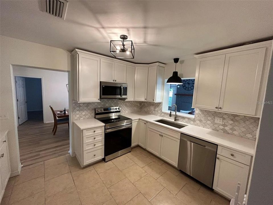 For Rent: $2,800 (3 beds, 2 baths, 1738 Square Feet)