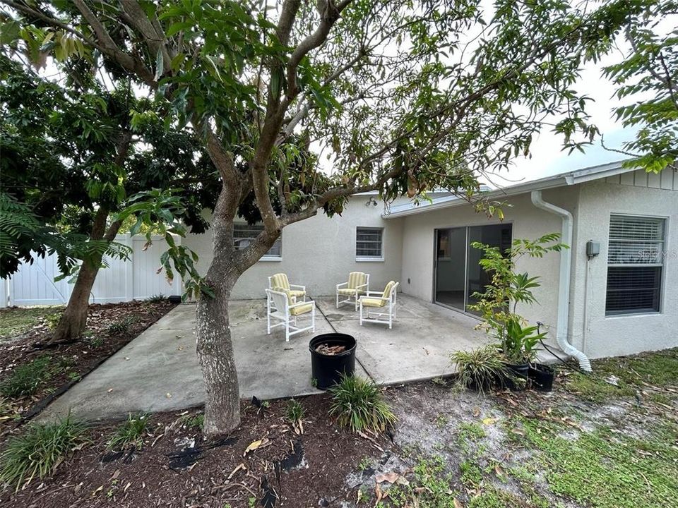 For Rent: $2,800 (3 beds, 2 baths, 1738 Square Feet)