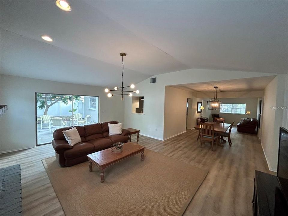 For Rent: $2,800 (3 beds, 2 baths, 1738 Square Feet)