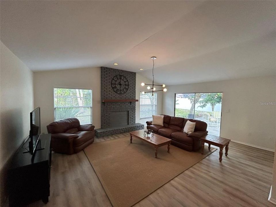 For Rent: $2,800 (3 beds, 2 baths, 1738 Square Feet)