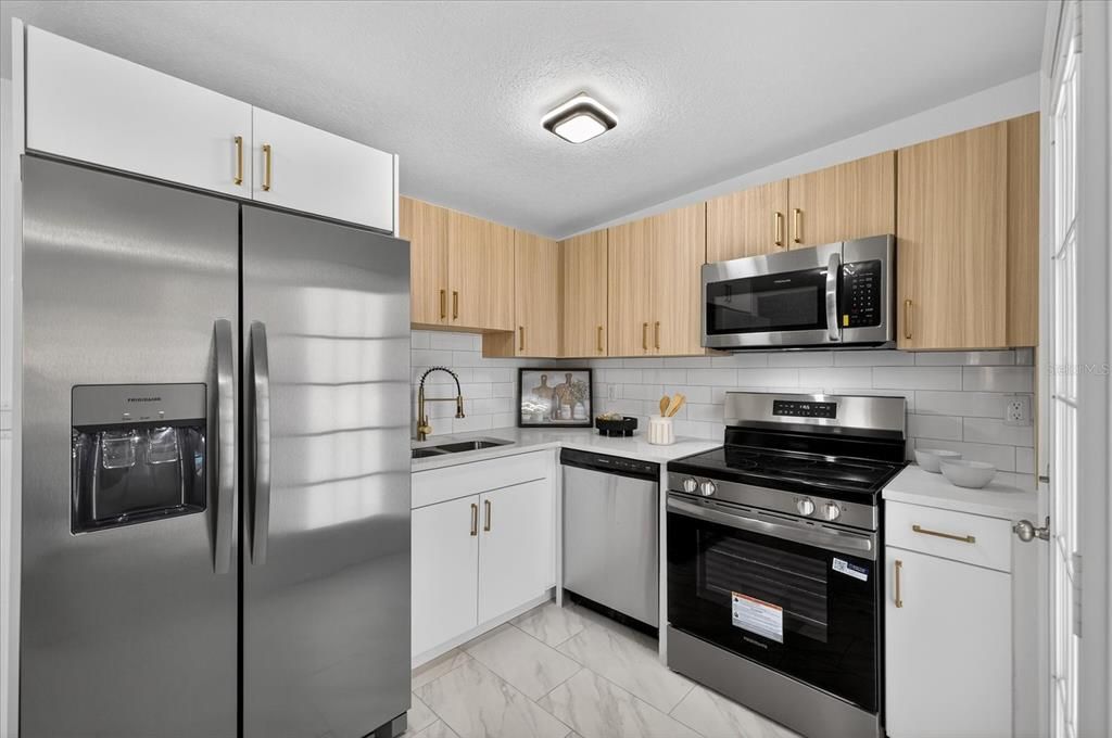 En Venta: $329,900 (3 camas, 2 baños, 979 Pies cuadrados)