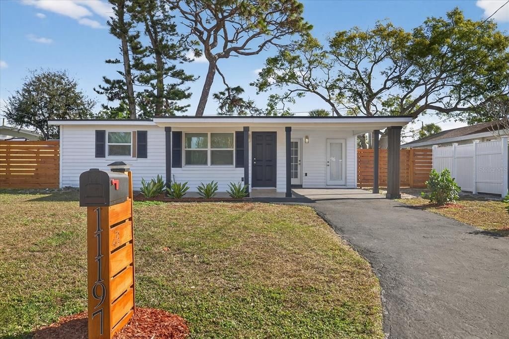 En Venta: $329,900 (3 camas, 2 baños, 979 Pies cuadrados)