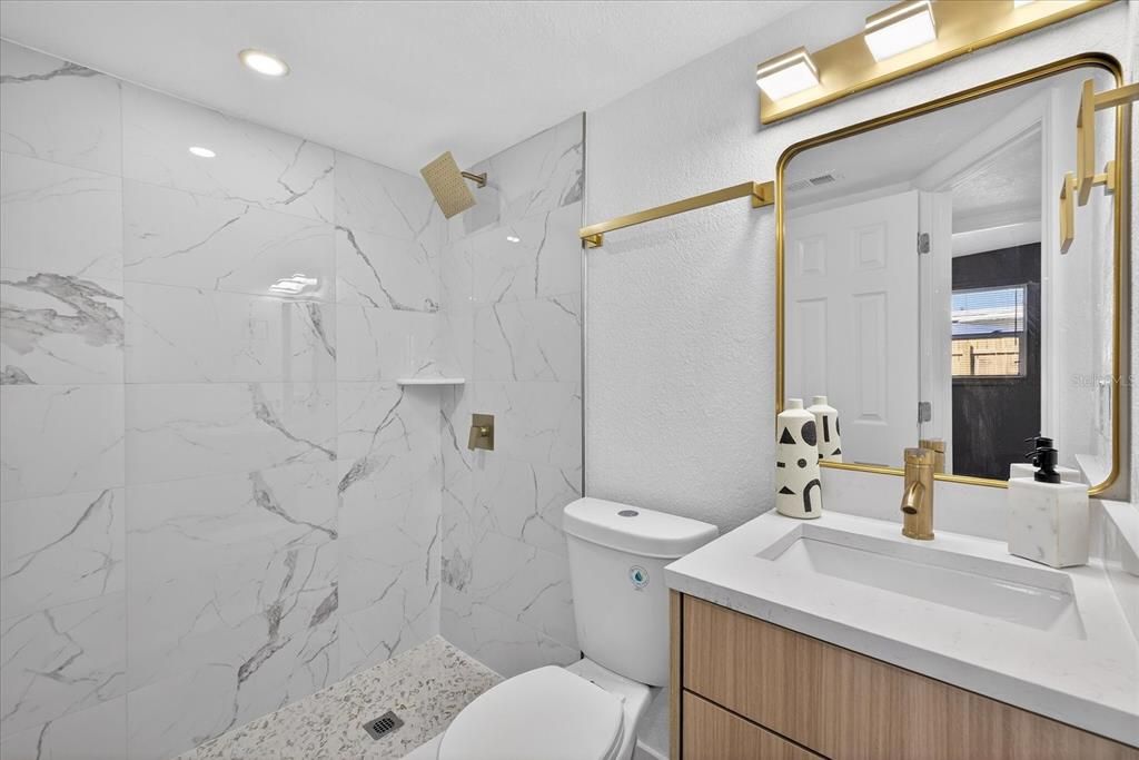 En Venta: $329,900 (3 camas, 2 baños, 979 Pies cuadrados)