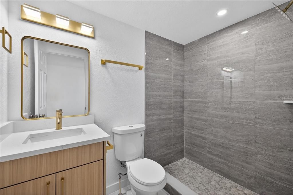 En Venta: $329,900 (3 camas, 2 baños, 979 Pies cuadrados)