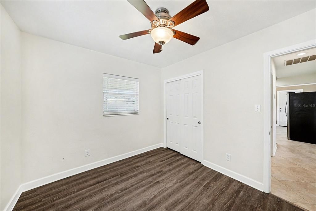 На продажу: $380,000 (2 спален, 1 ванн, 1014 Квадратных фут)