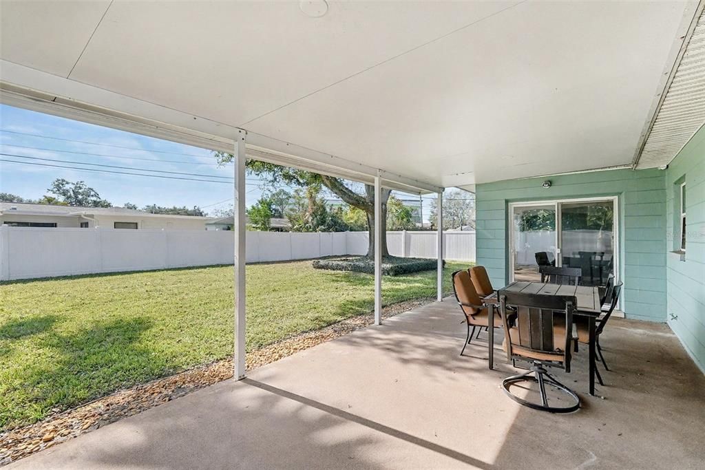 На продажу: $380,000 (2 спален, 1 ванн, 1014 Квадратных фут)