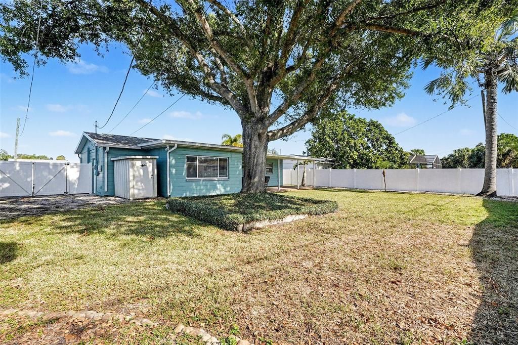 На продажу: $380,000 (2 спален, 1 ванн, 1014 Квадратных фут)