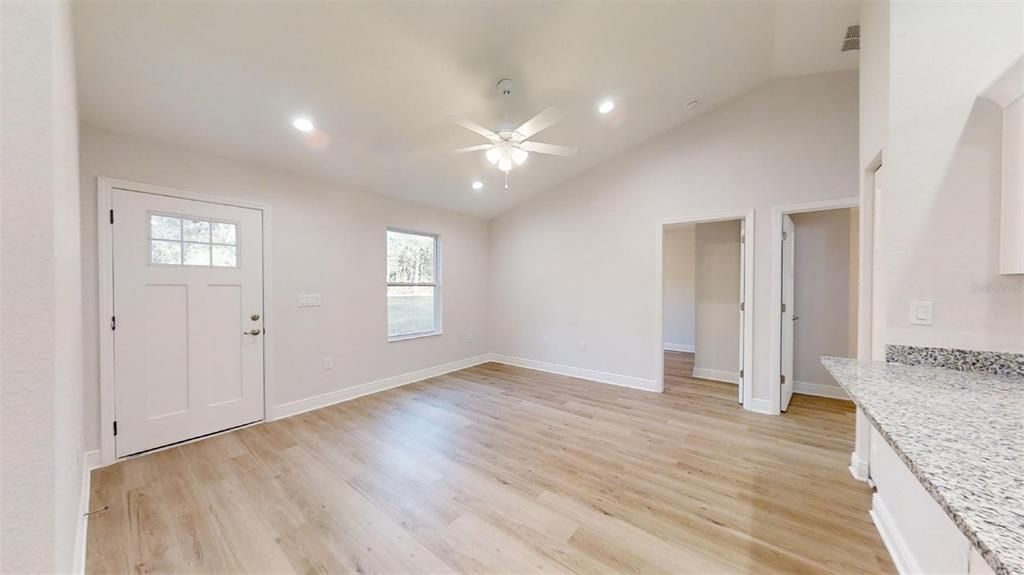 For Sale: $209,995 (3 beds, 2 baths, 1003 Square Feet)