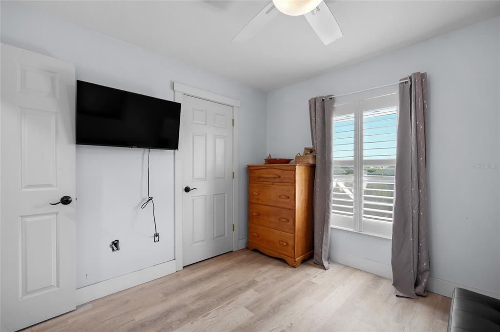 For Sale: $465,000 (4 beds, 2 baths, 2176 Square Feet)