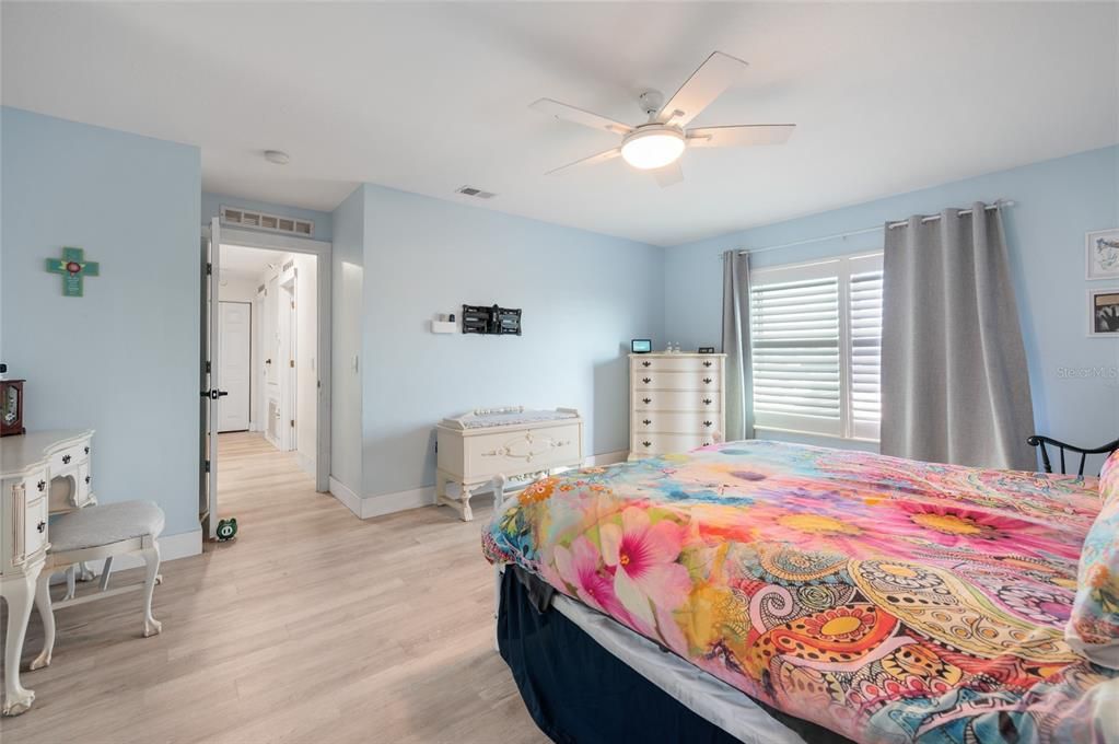 For Sale: $465,000 (4 beds, 2 baths, 2176 Square Feet)