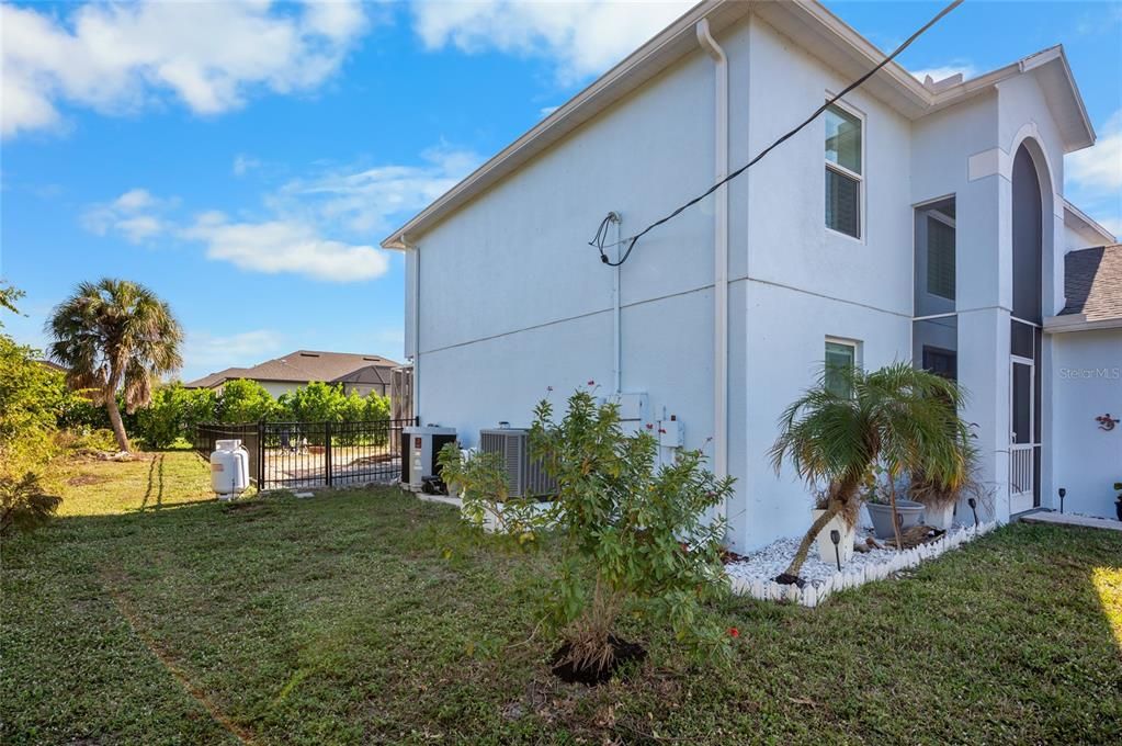 For Sale: $465,000 (4 beds, 2 baths, 2176 Square Feet)