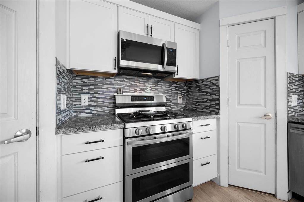 For Sale: $465,000 (4 beds, 2 baths, 2176 Square Feet)