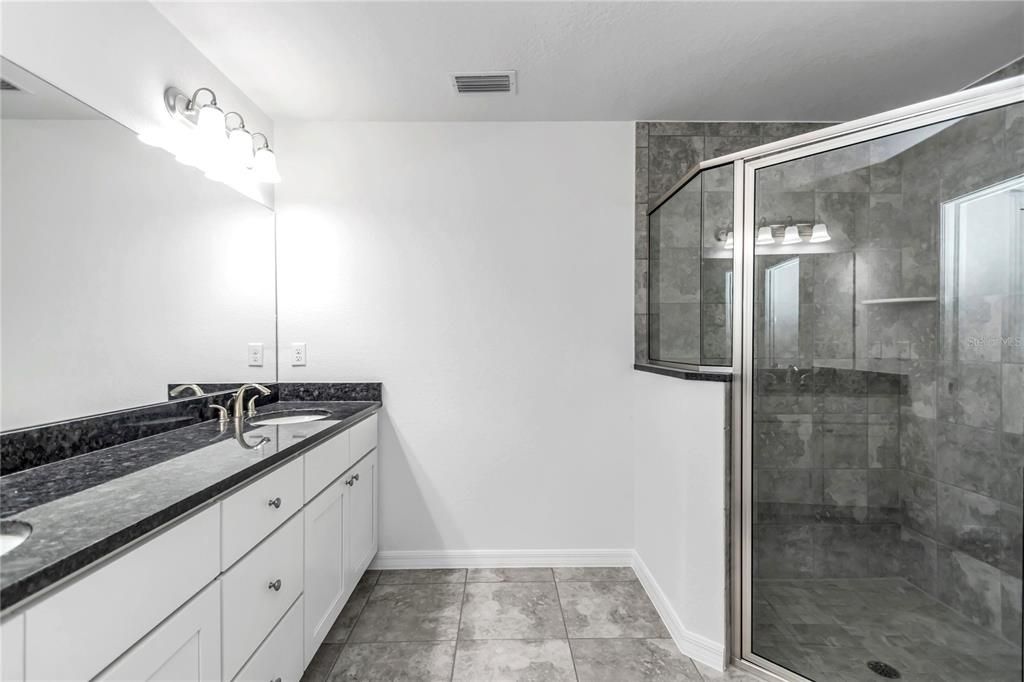 For Sale: $310,000 (3 beds, 2 baths, 1681 Square Feet)