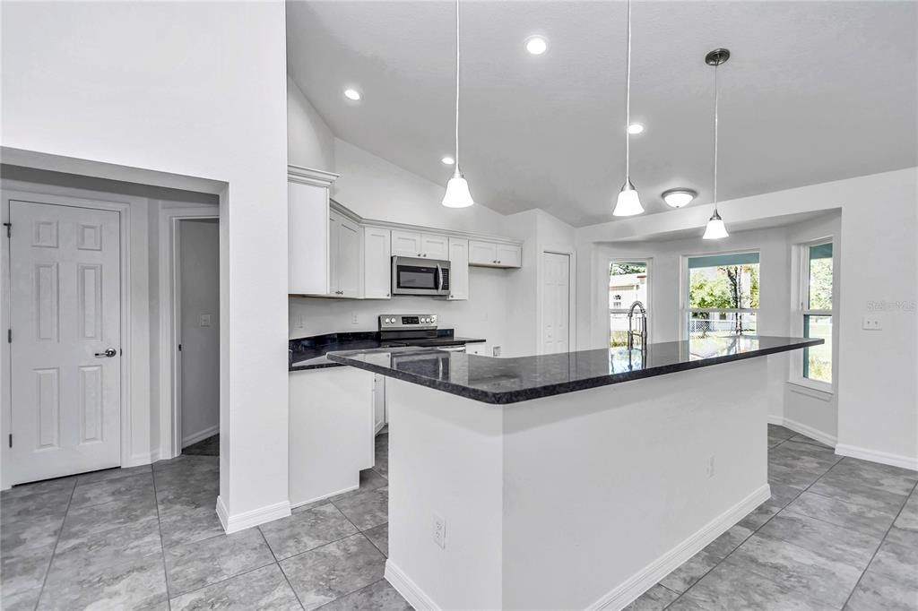 For Sale: $310,000 (3 beds, 2 baths, 1681 Square Feet)