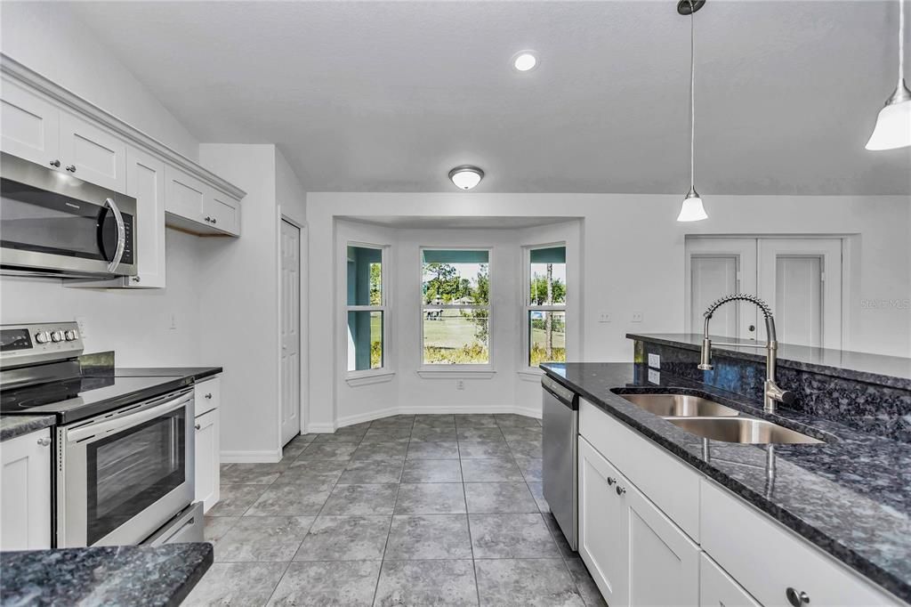 For Sale: $310,000 (3 beds, 2 baths, 1681 Square Feet)