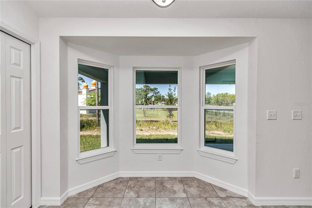 For Sale: $310,000 (3 beds, 2 baths, 1681 Square Feet)