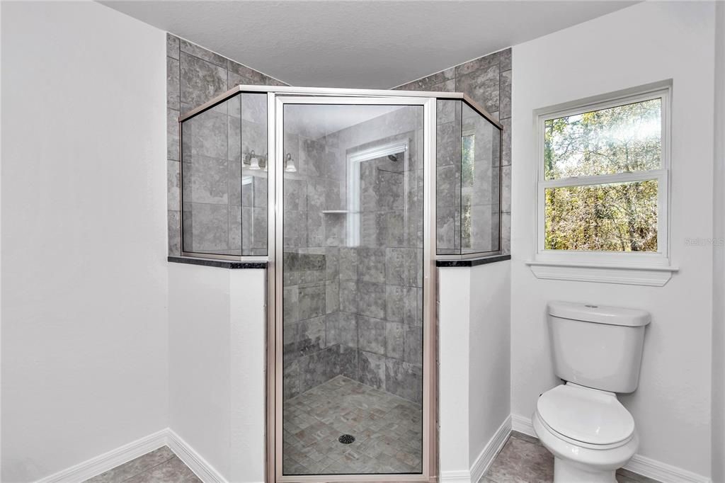 For Sale: $310,000 (3 beds, 2 baths, 1681 Square Feet)