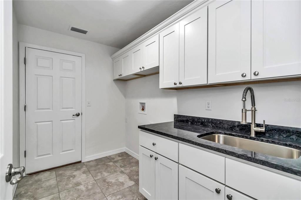 For Sale: $310,000 (3 beds, 2 baths, 1681 Square Feet)